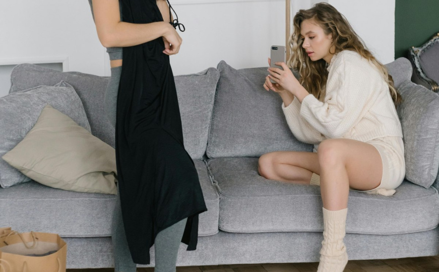 Zaboravite duge redove: Google donosi AI alat za virtualno isprobavanje odjeće kod kuće