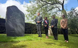Bećirović s gradonačelnicom Pariza otvorio Spomenik žrtvama genocida u Srebrenici
