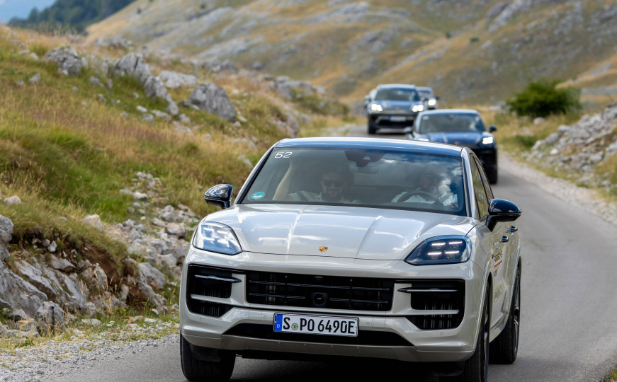 SUV Performance Road Show: Porsche Sarajevo redefiniše luksuznu vožnju kroz prirodne ljepote BiH
