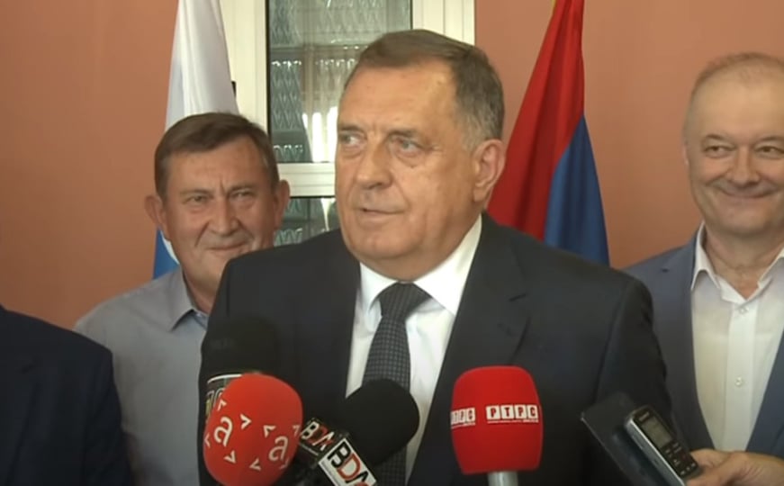 Dodik ponovno ne priznaje Ustavni sud BiH, komentarisao i Schmidta: "Osladio mu se novac"