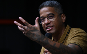 Jedinstveno iskustvo u Meeting Pointu: Galeb Nikačević održao podcast uživo u Sarajevu