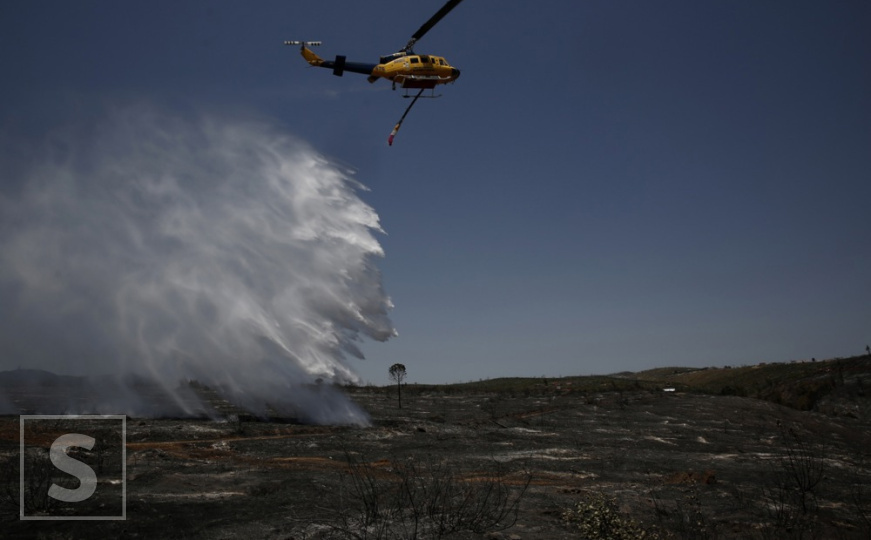 Posljedica ekstremno visokih temperatura: Vatra hara  Grčkom