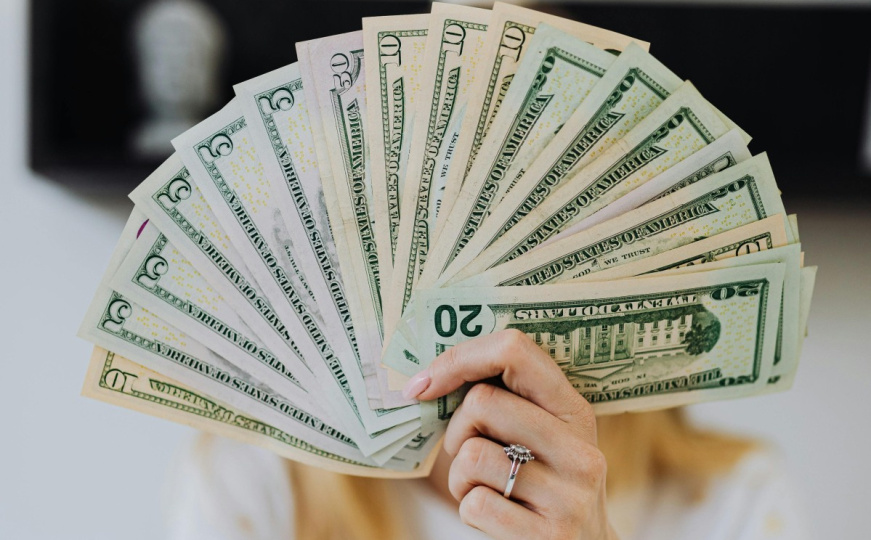 Paze na svoje finansije: Ovi horoskopski znakovi najveće su škrtice