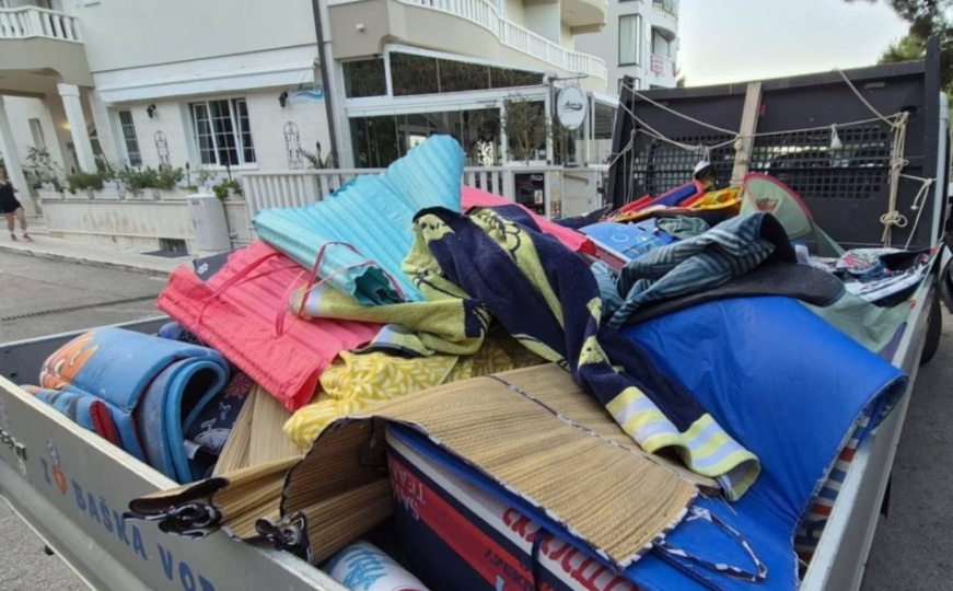 Kazna za bezobrazluk na Jadranu: Komunalci skupili kamion plažnih rekvizita