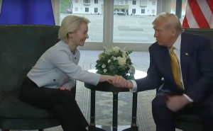 Francuski premijer bijesan zbog dogovora s Trumpom: 'Ovo je mračan dan, potčinjeni smo'