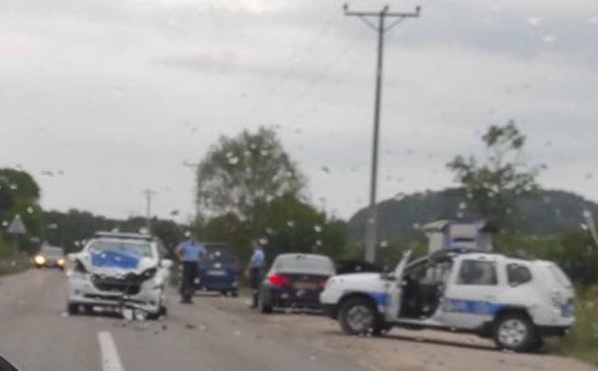 Udes kod Prnjavora: U nesreći učestvovao i policijski automobil