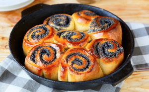 Raspoloženi ste za slatki doručak? Probajte ove rolnice s makom