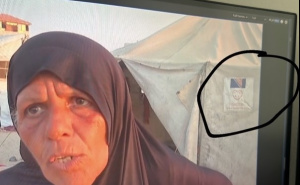 Snimak iz Gaze dirnuo mnoge: U pozadini ruševina – zastava BiH i logo Pomozi.ba