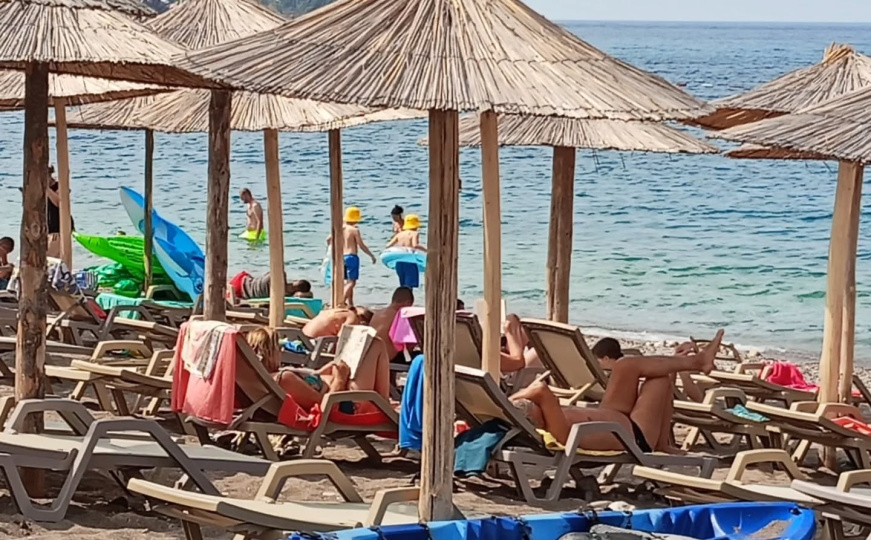 Mamac za turiste: Jedna plaža u Crnoj Gori se izdvaja po pristupačnim cijenama, zabilježene gužve