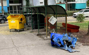 Sramota: Neko spalio kontejner za papir u naselju Hrasno, KJKP Rad uputio apel