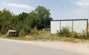 Nekropola stećaka kod Sarajeva ponovo ugrožena, kontejner postavljen tik uz nacionalni spomenik