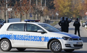 Sudar u mjestu Lapišnica: Polomljeni dijelovi vozila na ulici, saobraćaj usporen