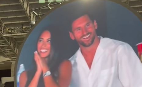 Na viralnoj Coldplayovoj kameri: Messi i Antonela osvojili publiku, a evo šta je rekao Chris Martin