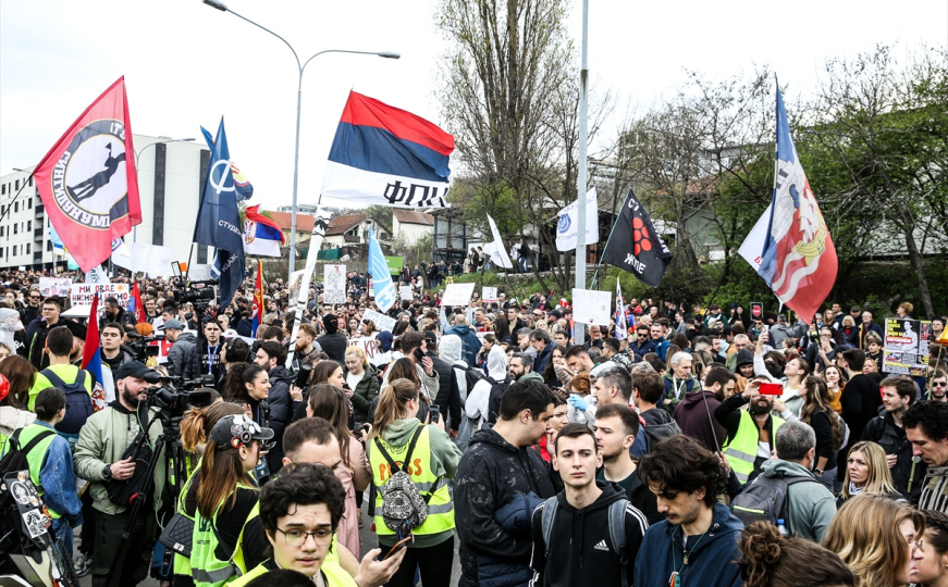 Manojlović o napadu na studente u Novom Pazaru: "Pokušaj izazivanja sukoba sa vjerskom konotacijom"