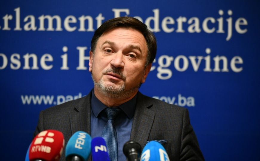 Hasičević najavio hitnu proceduru: "U septembru izmjene neradne nedjelje, ovo su uslovi"