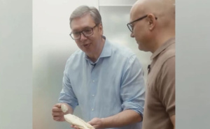 Vučić i Vučević objavili bizaran snimak: "Tako ćete i u zatvoru praviti sendviče"
