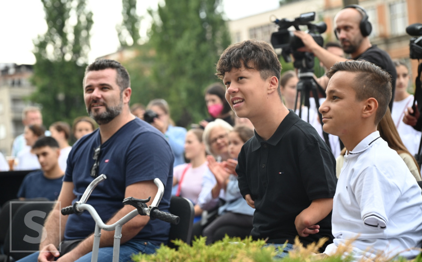 Priređen doček zlatnim dječacima: Barlov i Zulfić se vratili u BiH nakon velikog uspjeha u Turskoj