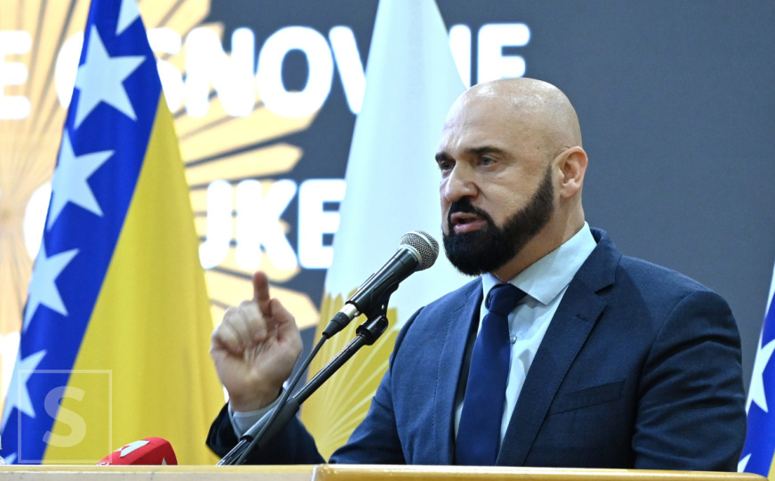 Ramo Isak o Dodiku i rezervnom sastavu policije u RS: "Ovo je populizam koji neće proći"