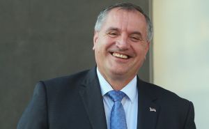 Višković umjetnu inteligenciju zove 'čiko i teta', ljudi mu poručili da se prestane sramotiti