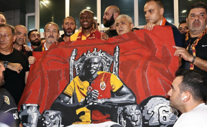 Totalna ludnica u Turskoj: Oboreni su svi rekordi, pogledajte kakav doček je napravljen za Osimhena