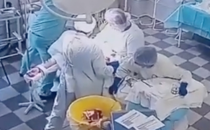 Nevjerovatan video: Ljekari operirali pacijenta u trenutku potresa na Kamčatki - pogledajte reakciju