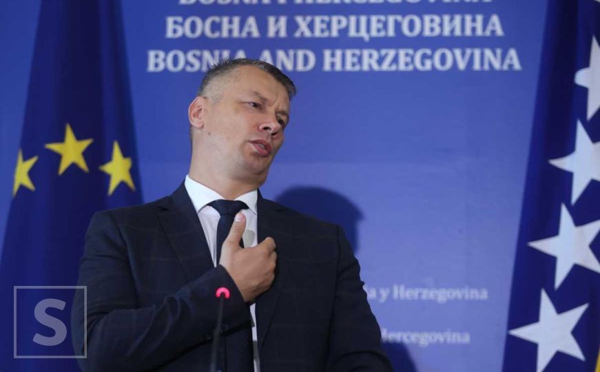 Sud BiH Nešiću vratio pasoš: Iako je pod mjerama zabrane, otputovao na godišnji odmor u Crnu Goru