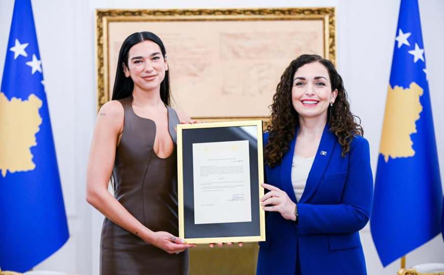Dua Lipa dobila kosovsko državljanstvo, Vjosa Osmani poručila: "Dobrodošla kući"