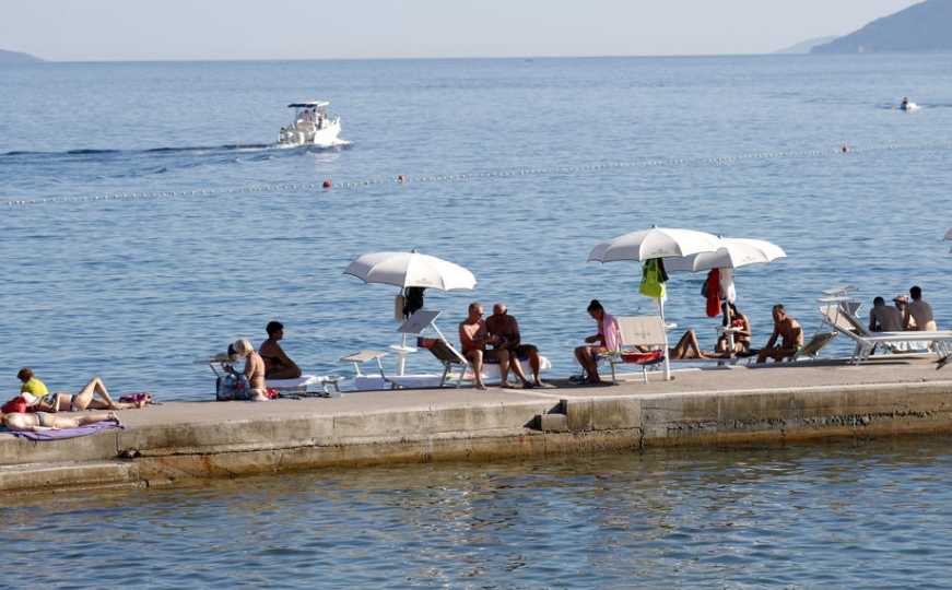 Gradonačelnik o sezoni na Jadranu: Marketi su puni, a u restoranima i kafićima gosti troše sve manje