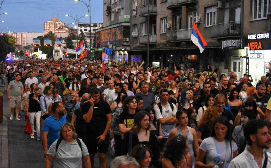 Devet mjeseci od pada nadstrešnice u Novom Sadu: Građani Srbije ponovno na ulicama u velikom broju