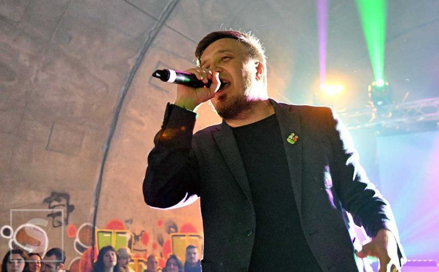 Edo Maajka i pjesma dana: "Nek' nam vrate Elvisa, Haseta, Bruce Leea..."