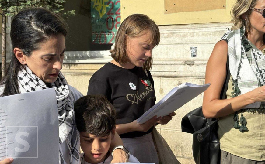 Greta Thunberg u centru Sarajeva čitala imena ubijene djece u Gazi: "Uz žrtve, ne uz zločince"