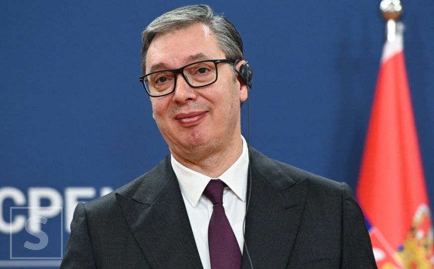 Prizor sa protesta koji iskreno govori šta građani Srbije misle o odnosu Vučića i novog premijera