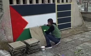 Sarajevski aktivista muralima i grafitima podsjeća na genocid u Gazi i Srebrenici: 'Inat prema zlu'