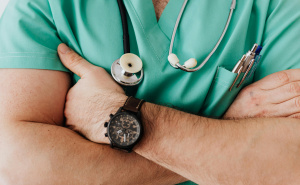 Pokušao pobjeći u BiH: Medicinski tehničar zaposlen u zatvoru 'pao' zbog prodaje kokaina
