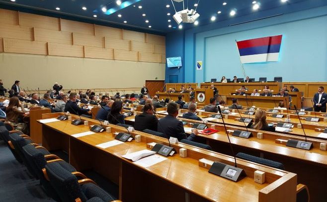 Primaju plate, a ne rade: 7 poslanika u NSRS nijednom se nije javilo za riječ na 36 sjednica