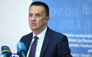 Lakić o namjenskoj industriji: 'Plasirane zlonamjerne informacije. Ne damo ni milimetar vlasništva'