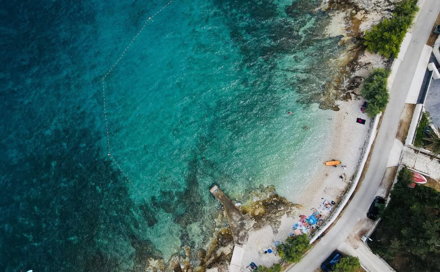 Skriveni raj na jednom od najljepših jadranskih otoka: Plaža za one koji vole mir i tirkizno more