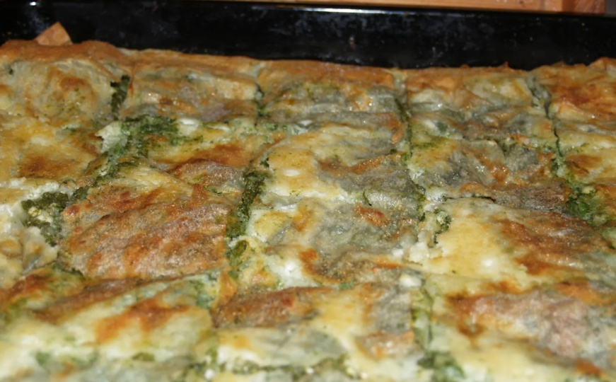 Brza pita sa sirom i špinatom: Bez ulja, a ostaje izuzetno sočna i hranljiva