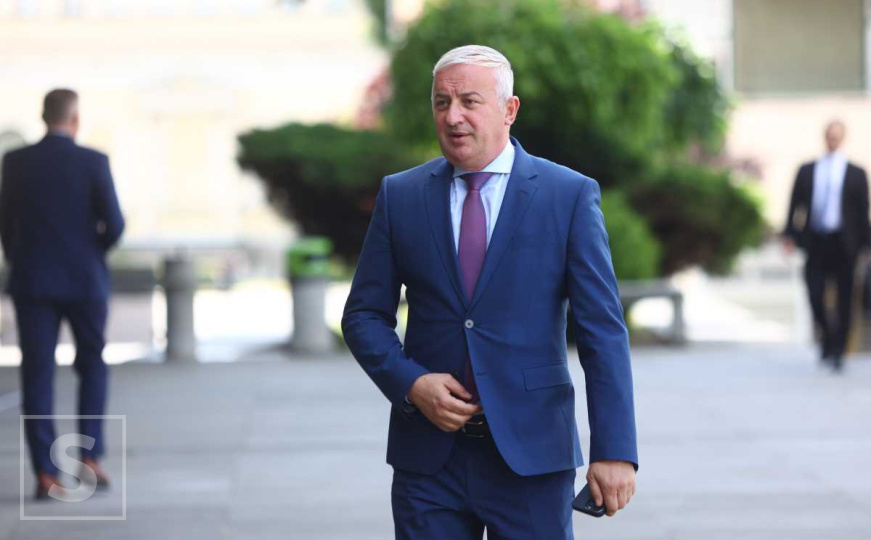 Borenović: Isplata "Viaductu" je pljačka vijeka, iz SNSD-a o tome k'o zaliveni šute