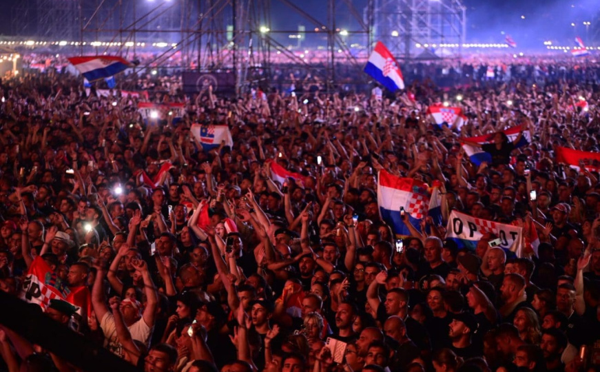 Problemi na Thompsonovom koncertu u Sinju: Kasnio početak, troje djece se izgubilo