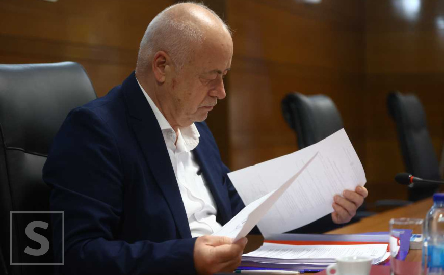 Arnautović: Dodiku oduzet mandat po sili zakona