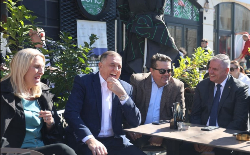 Dodik okupio "satelite" oko sebe: U toku sastanak u Palati RS-a, pogledajte ko je sve došao