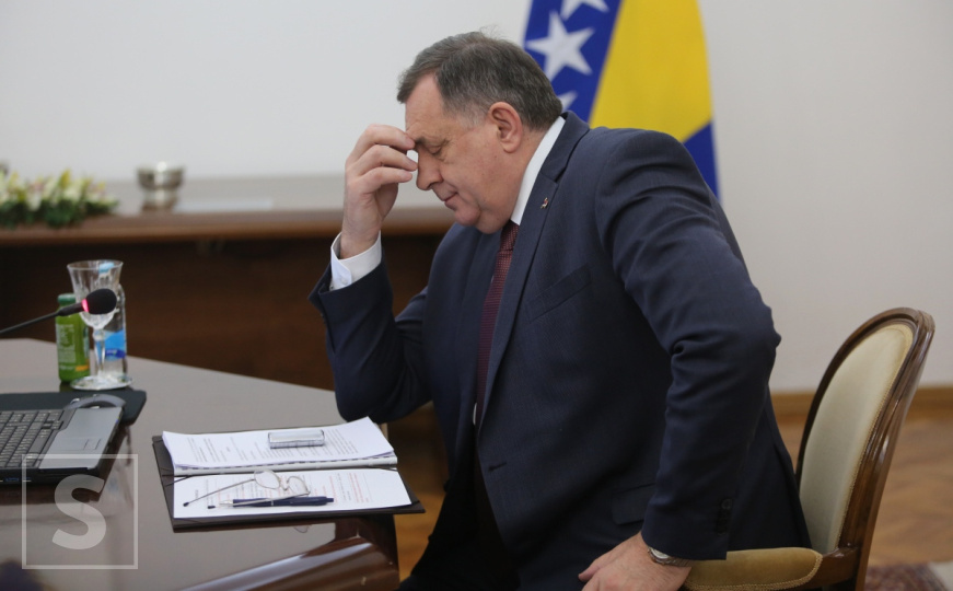 Žestoke poruke Dodiku i komentari iz RS: "Kraj lopovluku, kraj tvoj, a spas naroda"