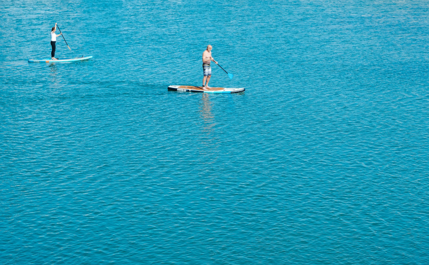 Jaka struja i vjetar odnijeli turiste: Poljak s djetetom na sup dasci stigao od Omiša do Brača