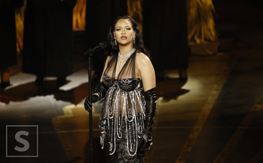 Rihanna u trećoj trudnoći poigrava se s modom: Potpuni promašaj ili ipak ne?