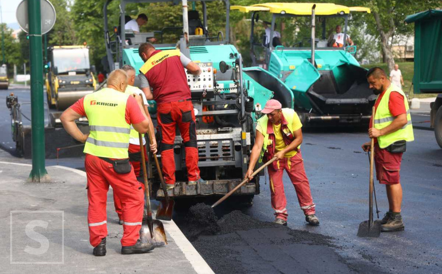 Počelo asfaltiranje na Dobrinji: Zatvorena saobraćajnica, izmijenjen režim javnog gradskog prijevoza