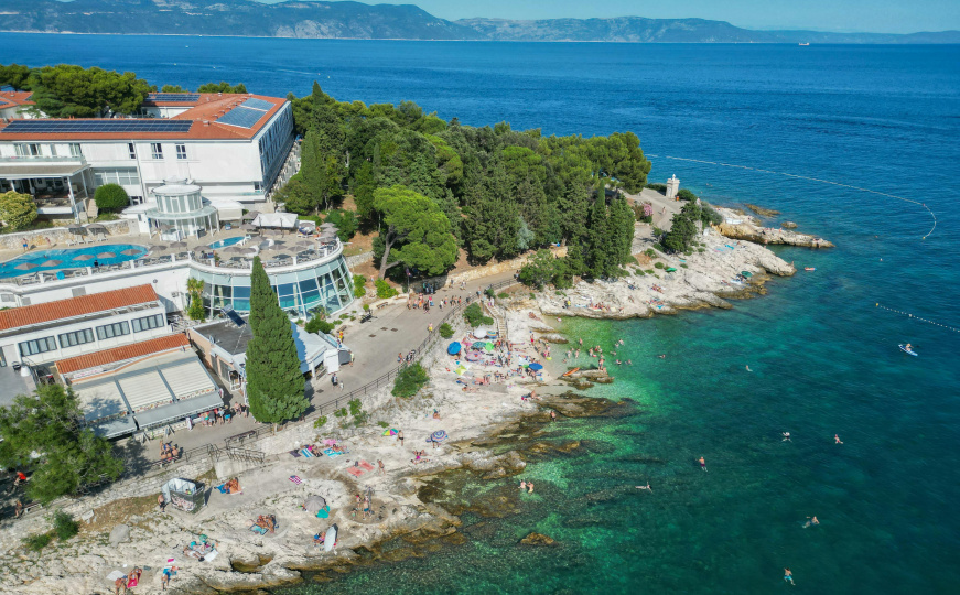 Monstrum s plaže u Istri: Nijemac (31) ručnim satom snimao nagu djecu. Uhapšen je