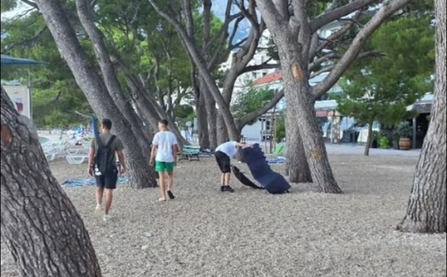 Gradske vlasti Makarske uklanjaju peškire sa plaža: "Svi moraju imati jednak pristup obali"