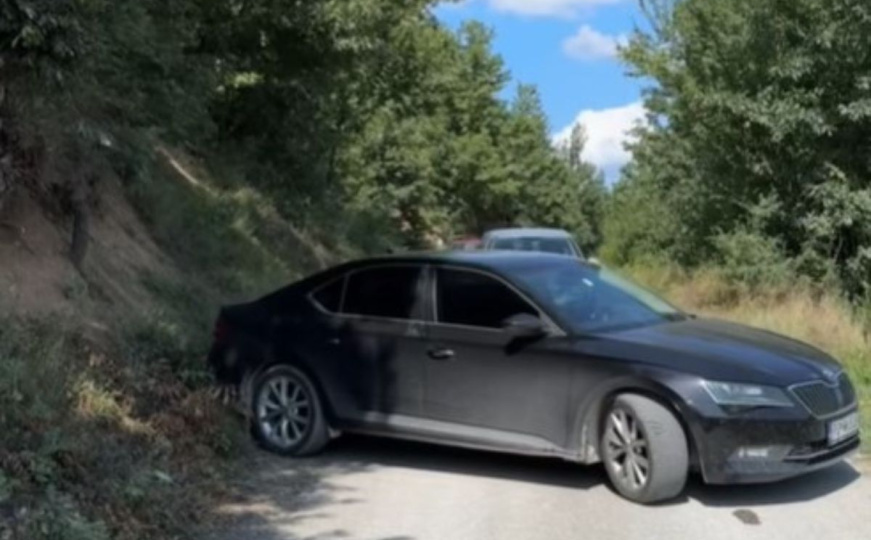 Incident tokom uklanjanja spomenika ratnom zločincu: Crnogorski političar blokirao pristup lokaciji