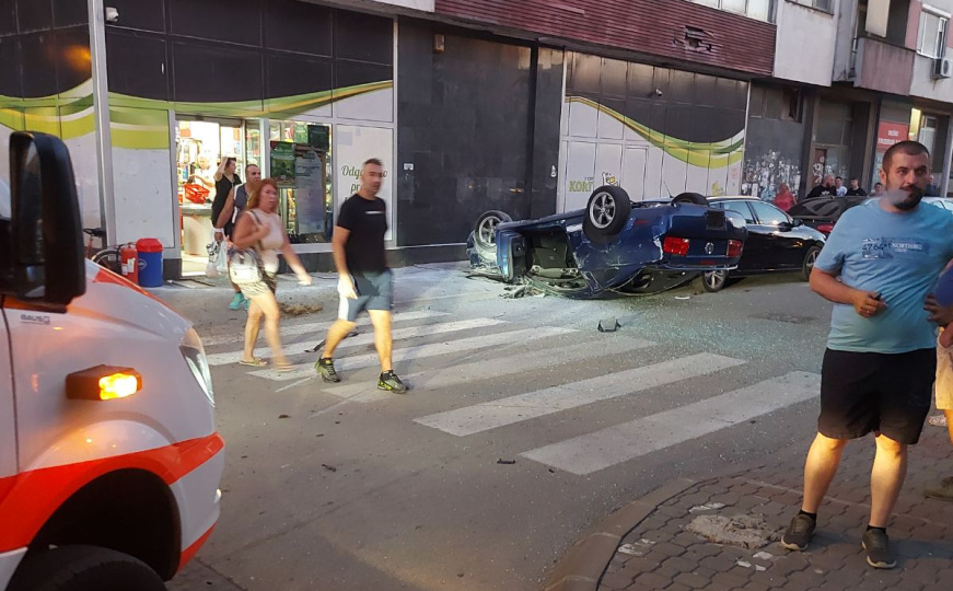 Pogledajte snimak stravične nesreće u Banjoj Luci: Žena za dlaku izbjegla smrt